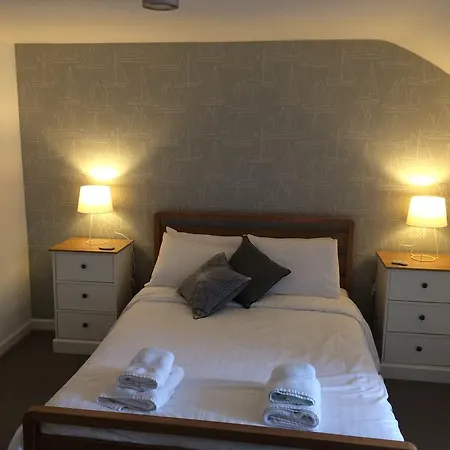 Hotel Arms 3*
