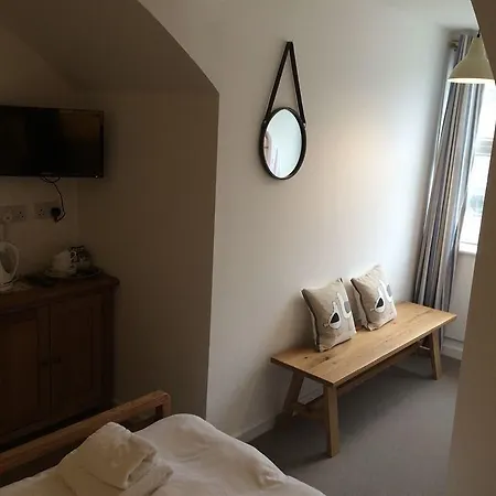 Arms 3* Portreath