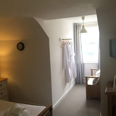 Arms Hotel