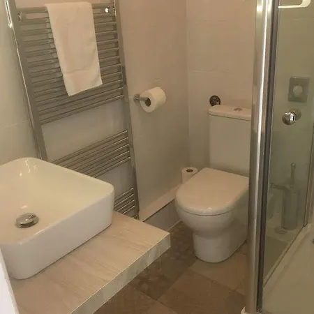 Hotel Arms